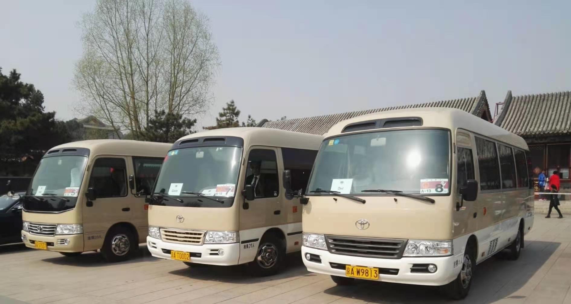 京汽車隊(duì)接待法國總統(tǒng)訪華